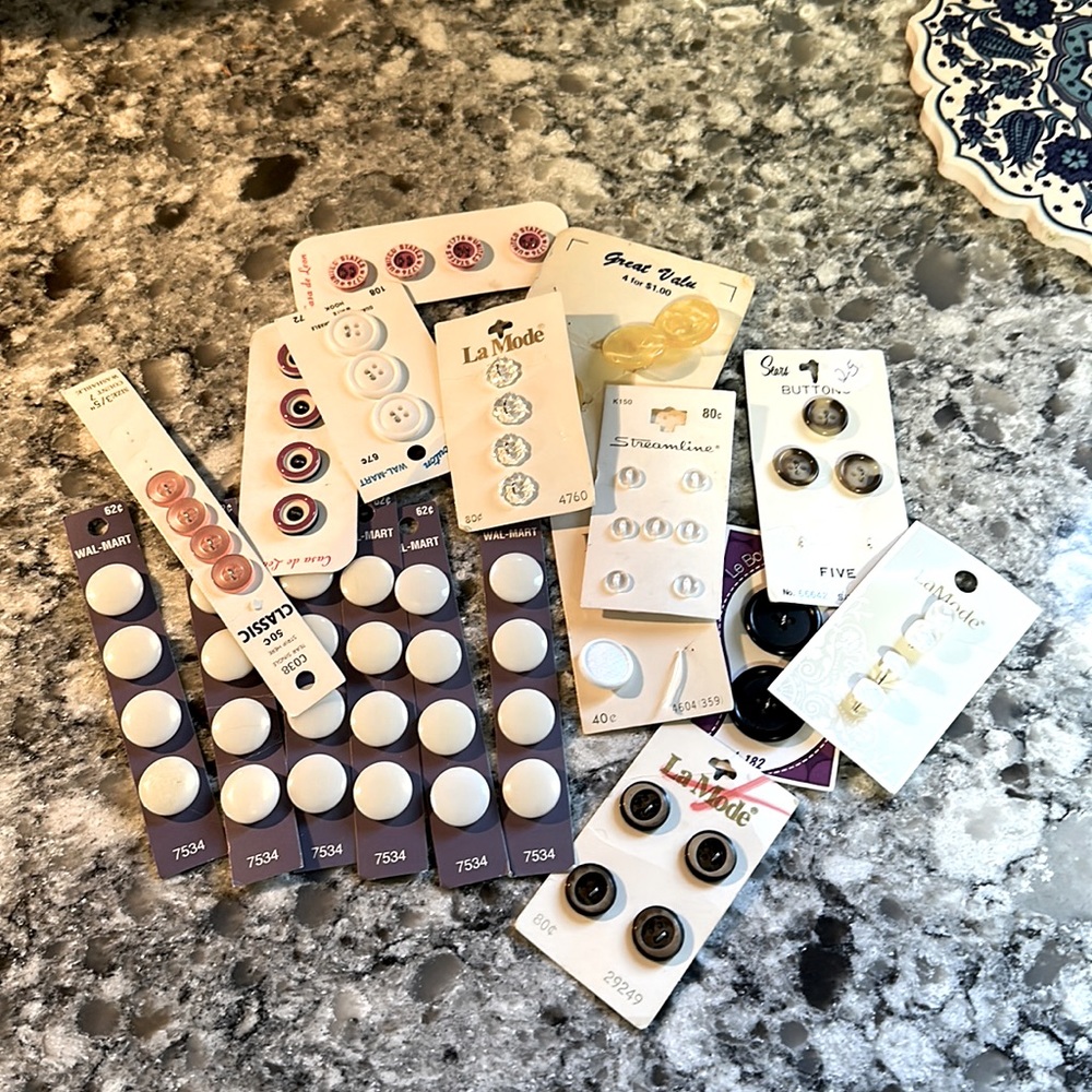 assorted vintage buttons